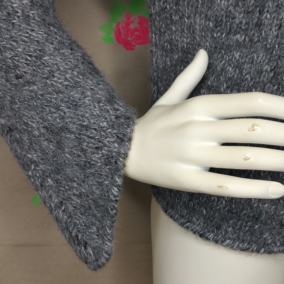 Mira Flores Designs 100% Alpaca Sweater Size Small - Picture 5 of 10